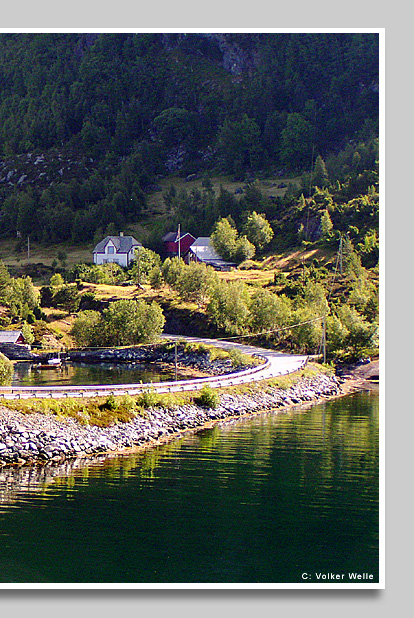 Brücke über den Ikjefjord - Norwegen