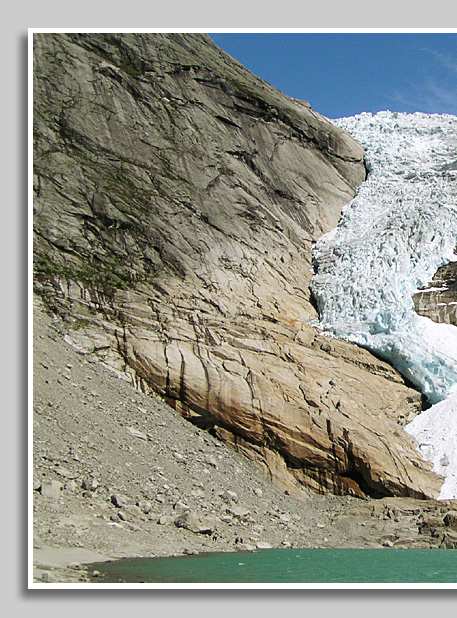 Am Briksdal-Gletscher in Norwegen