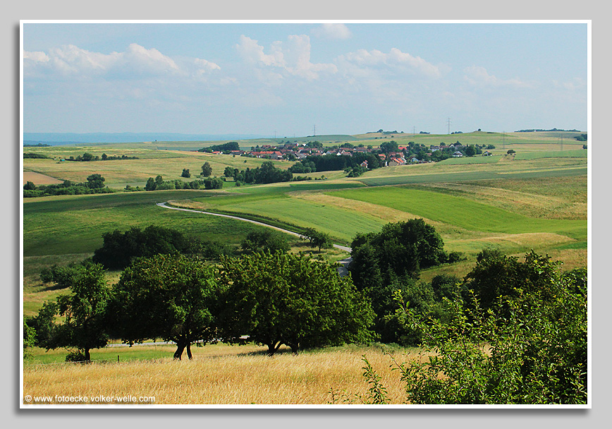 Landschaft bei Relsberg. Im Hintergrund Morbach