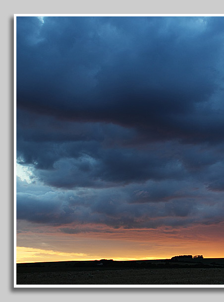 Sonnenuntergang-Gewitterstimmung