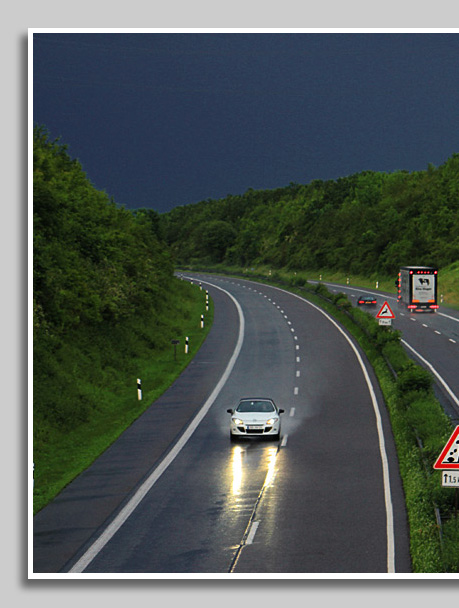 Unfall bei Unwetter mit Starkregen auf der Autobahn Luxemburg-Trier